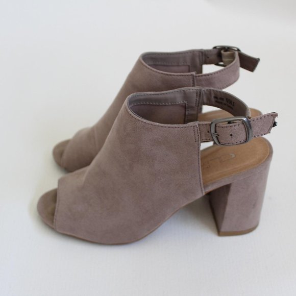 CL by Laundry Bestie Sandals Open Toe Faux Suede - Picture 2 of 8